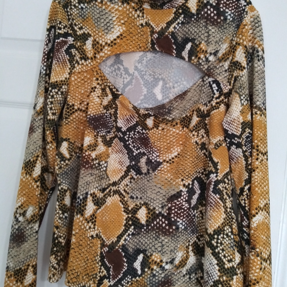 Shein Curve Top